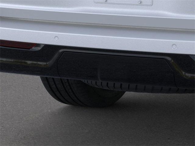 Photo of 2025 White Metallic Lincoln Navigator