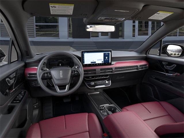 Photo of 2025 White Lincoln Corsair