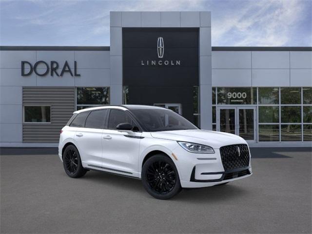 Photo of 2025 White Lincoln Corsair