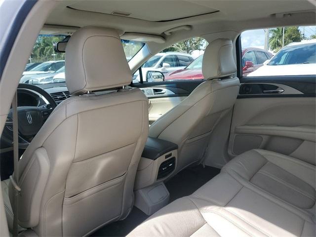 Photo of 2020 White Platinum Lincoln MKZ Hybrid