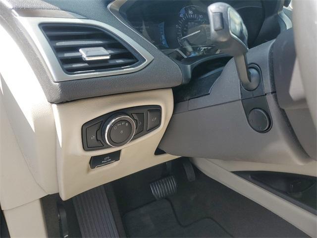 Photo of 2020 White Platinum Lincoln MKZ Hybrid