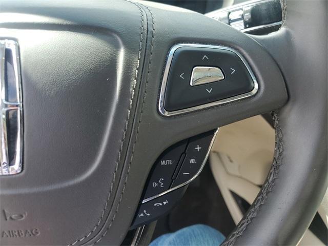 Photo of 2020 White Platinum Lincoln MKZ Hybrid