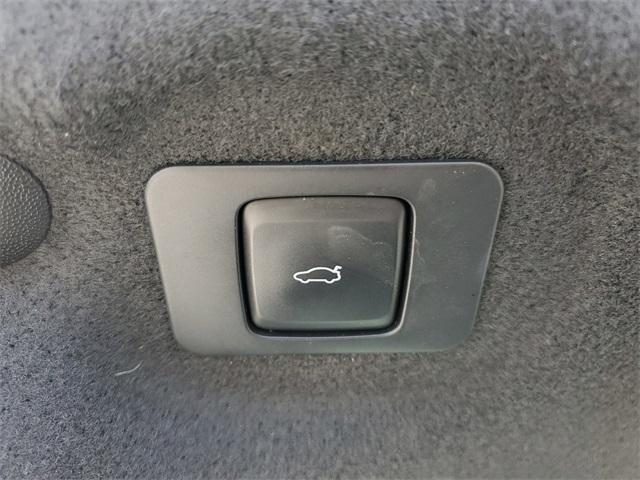 Photo of 2020 White Platinum Lincoln MKZ Hybrid
