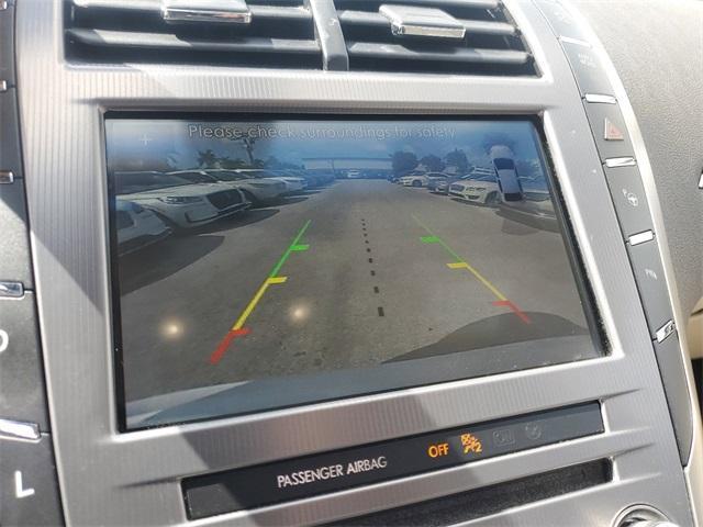 Photo of 2020 White Platinum Lincoln MKZ Hybrid
