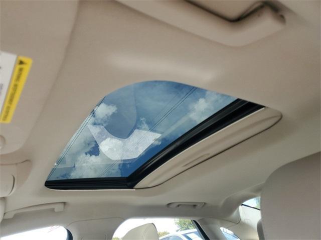Photo of 2020 White Platinum Lincoln MKZ Hybrid