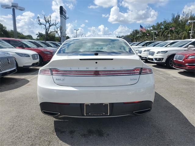 Photo of 2020 White Platinum Lincoln MKZ Hybrid