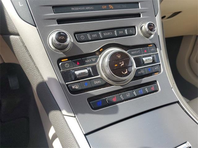 Photo of 2020 White Platinum Lincoln MKZ Hybrid