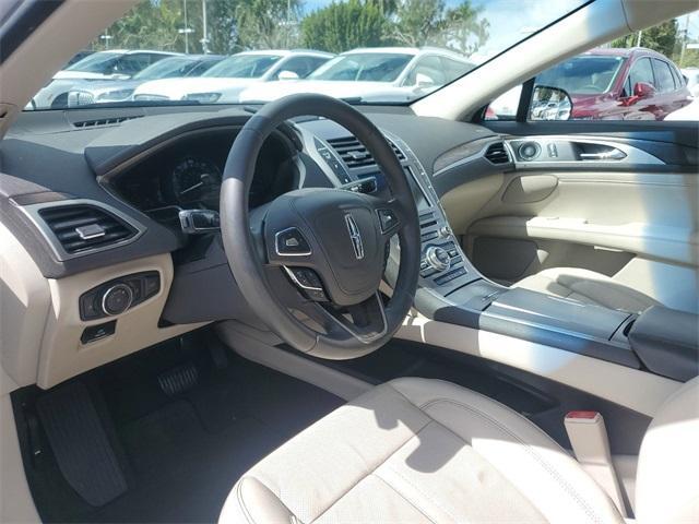 Photo of 2020 White Platinum Lincoln MKZ Hybrid