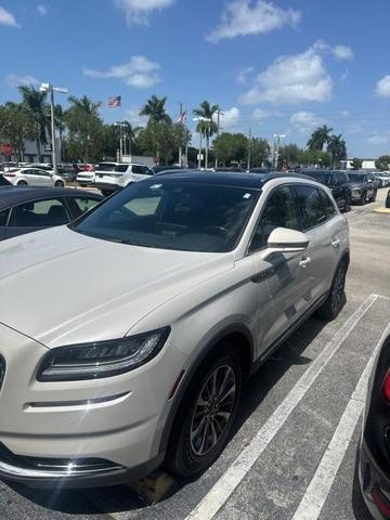 Photo of 2022 Ceramic Pearl Metallic Tinted Clearcoat Lincoln Nautilus