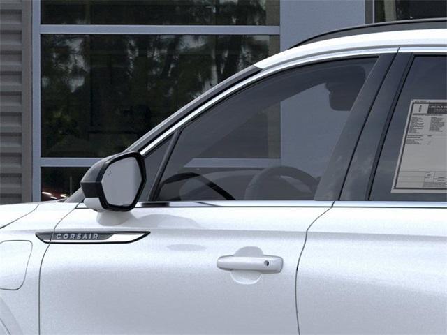 Photo of 2025 Crystal White Lincoln Corsair