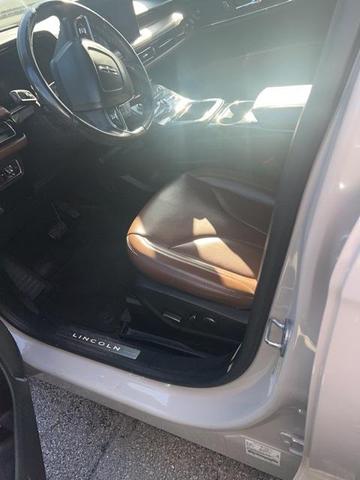 Photo of 2022 Ceramic Pearl Metallic Tinted Clearcoat Lincoln Nautilus
