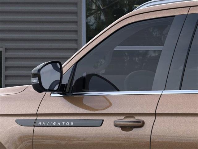 Photo of 2025 Copper Metallic Lincoln Navigator L