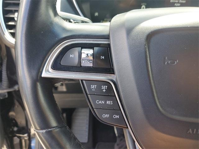 Photo of 2019 Infinite Black Metallic Lincoln Nautilus