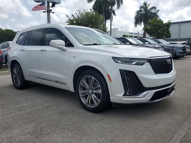 Photo of 2022 Crystal White Tri-Coat Cadillac XT6