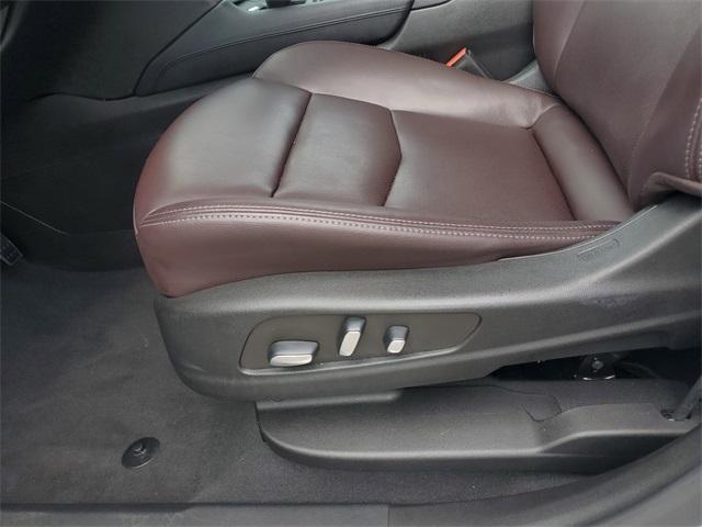 Photo of 2022 Crystal White Tri-Coat Cadillac XT6
