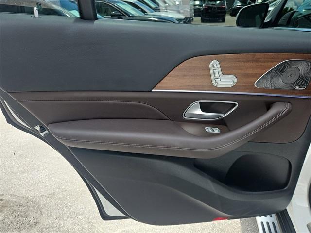 Photo of 2021 designo Diamond White Bright Metallic Mercedes-Benz GLS 450