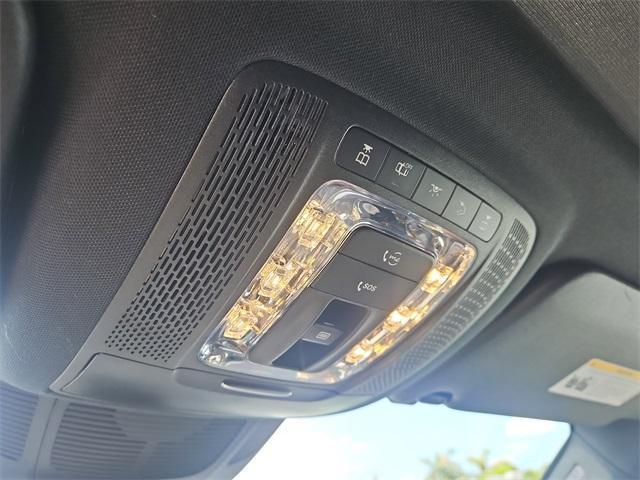 Photo of 2021 designo Diamond White Bright Metallic Mercedes-Benz GLS 450