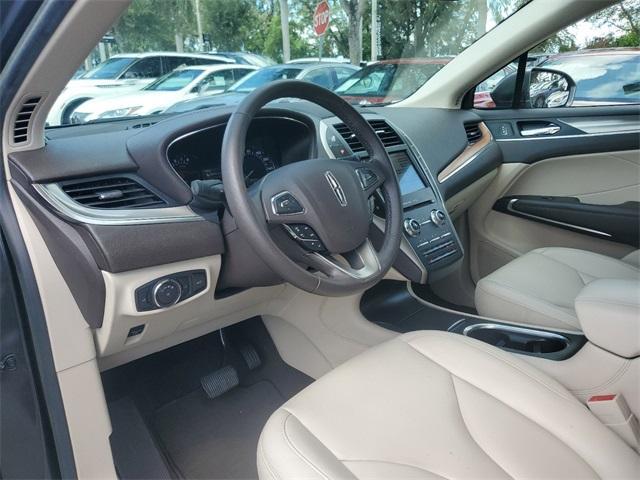 Photo of 2019 Magnetic Gray Lincoln MKC