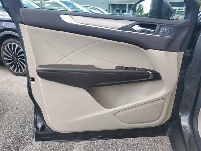 Photo of 2019 Magnetic Gray Lincoln MKC