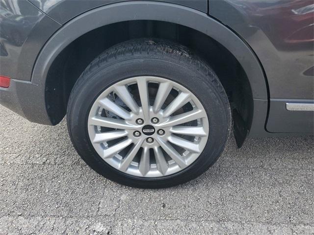Photo of 2019 Magnetic Gray Lincoln MKC