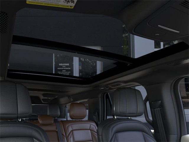 Photo of 2025 Gray Mist Lincoln Navigator L