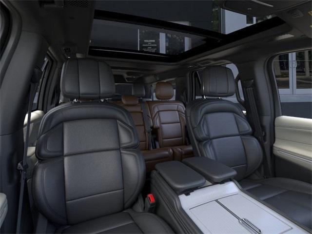 Photo of 2025 Gray Mist Lincoln Navigator L