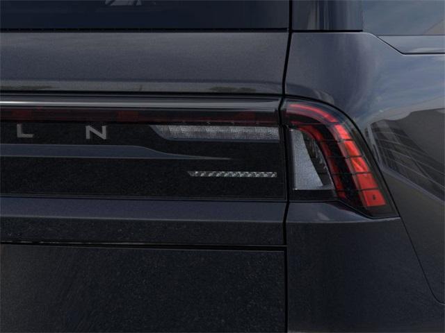 Photo of 2025 Black Metallic Lincoln Navigator