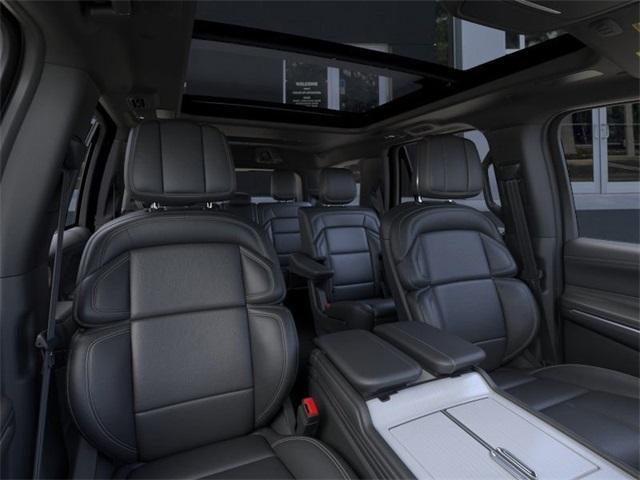 Photo of 2025 Black Metallic Lincoln Navigator