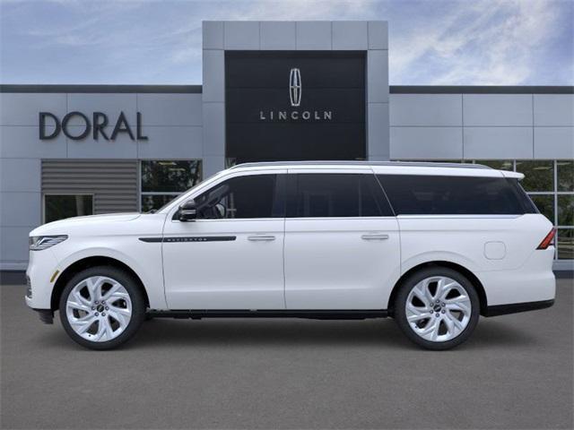 Photo of 2025 White Lincoln Navigator L