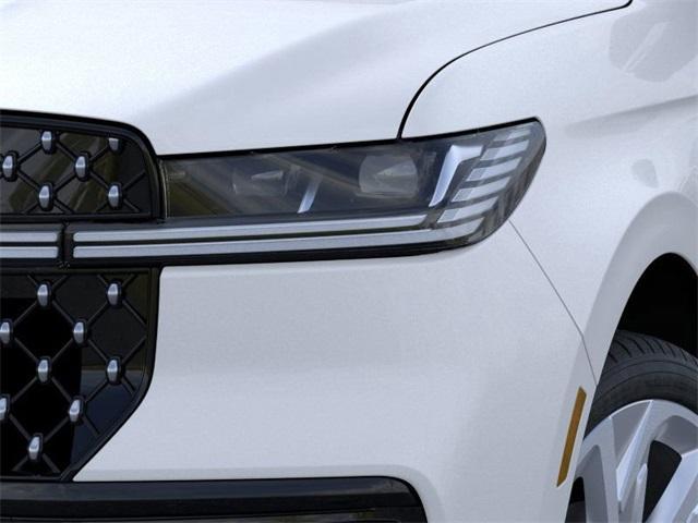 Photo of 2025 White Lincoln Navigator L