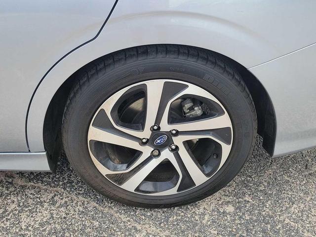 Photo of 2022 Ice Silver Metallic Subaru Legacy