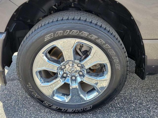 Photo of 2024 Granite Crystal Metallic Clearcoat RAM 1500
