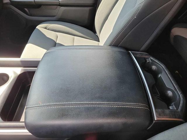Photo of 2024 Granite Crystal Metallic Clearcoat RAM 1500