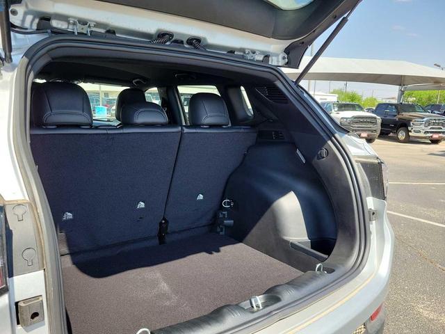 Photo of 2025 Silver Zynith Metallic Clearcoat Jeep Compass