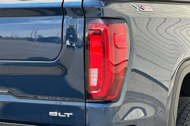 Photo of 2020 Pacific Blue Metallic GMC Sierra 1500