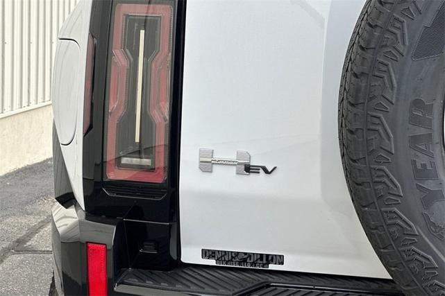 Photo of 2025 Interstellar White GMC HUMMER EV SUV