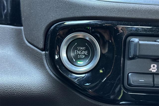 Photo of 2022 Pacific Blue Metallic GMC Sierra 1500