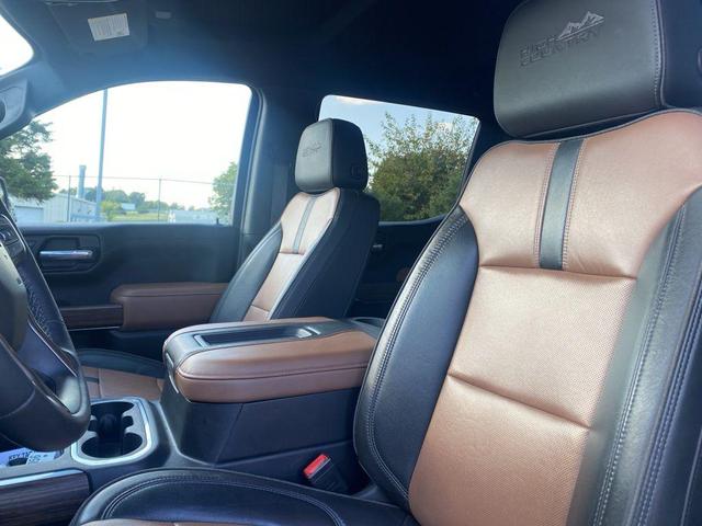 Photo of 2021 Iridescent Pearl Tricoat Chevrolet Silverado 1500