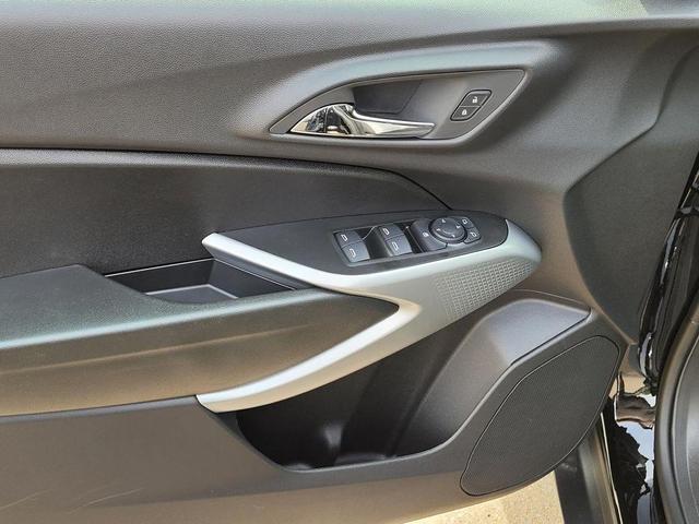 Photo of 2025 Mosaic Black Metallic Chevrolet Trax