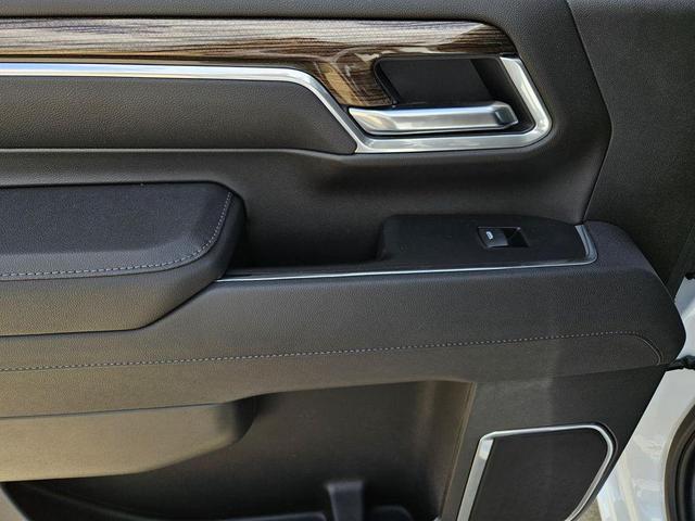Photo of 2025 Summit White Chevrolet Silverado 2500