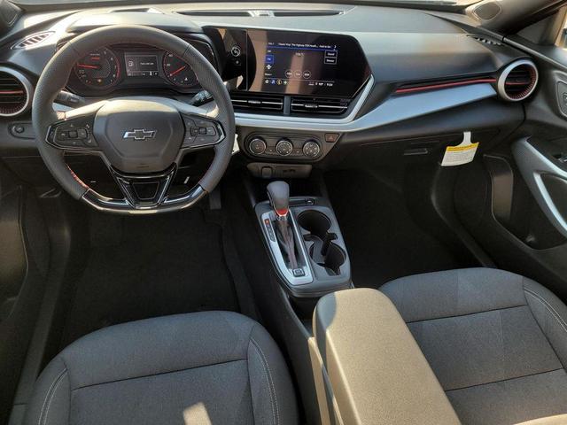 Photo of 2025 Summit White Chevrolet Trax