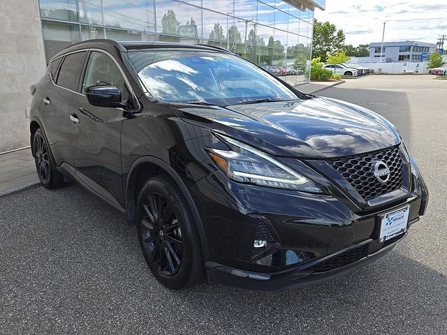 Photo of 2024 Super Black Nissan Murano