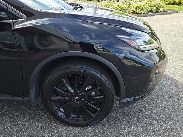 Photo of 2024 Super Black Nissan Murano