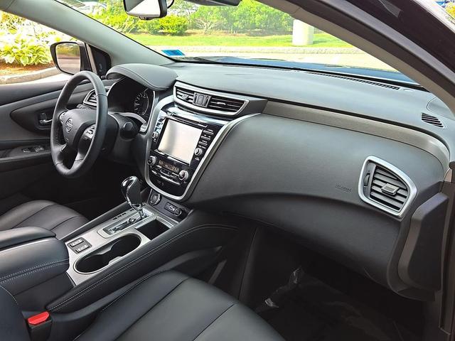 Photo of 2024 Super Black Nissan Murano