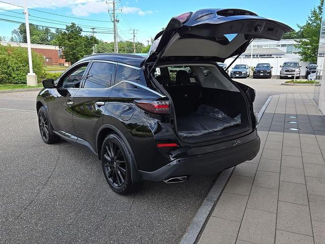 Photo of 2024 Super Black Nissan Murano