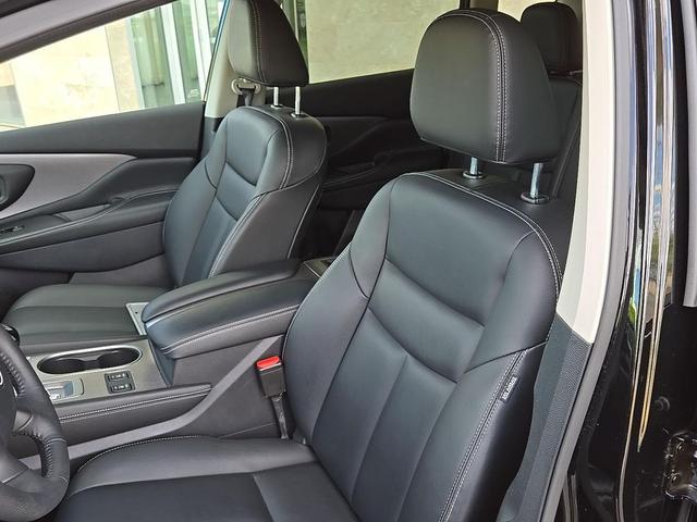 Photo of 2024 Super Black Nissan Murano