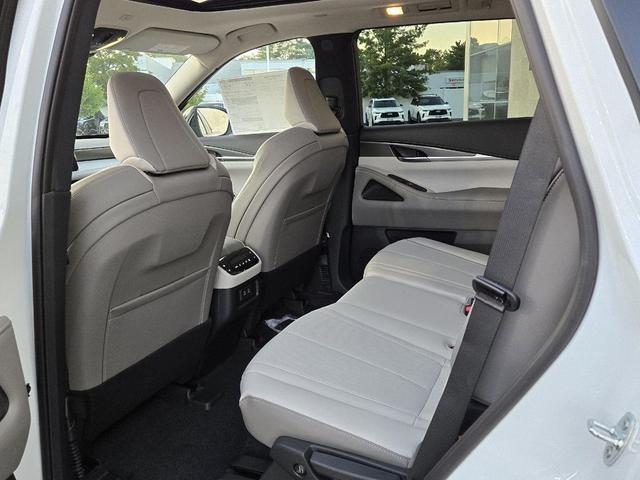 Photo of 2026 Radiant White INFINITI QX60