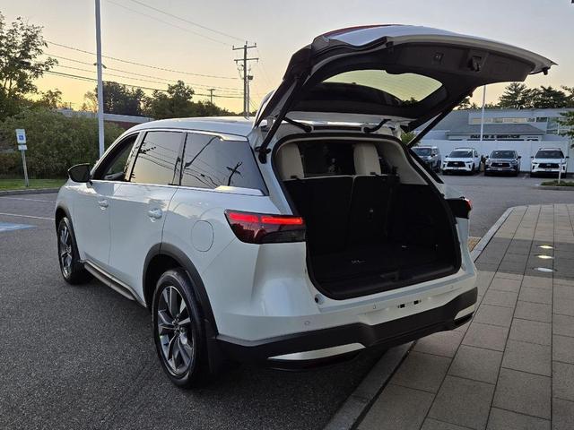 Photo of 2026 Radiant White INFINITI QX60