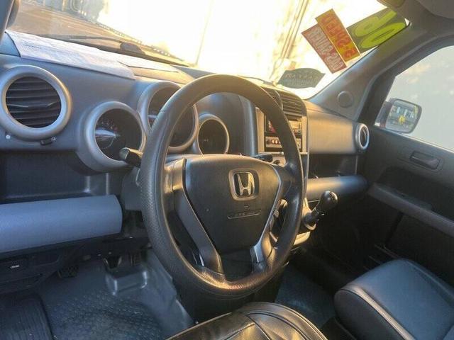 Photo of 2006 Rallye Red Honda Element