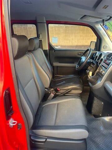 Photo of 2006 Rallye Red Honda Element